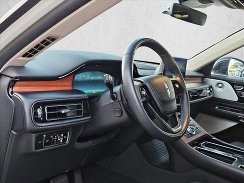 Used 2023 Lincoln Aviator Reserve w/ Equipment Group 201A image 11