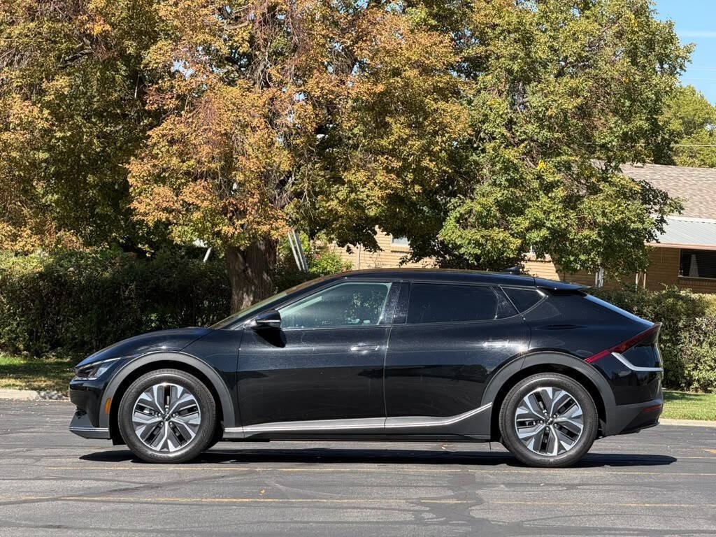 Used 2024 Kia EV6 Light AWD/4WD image 2