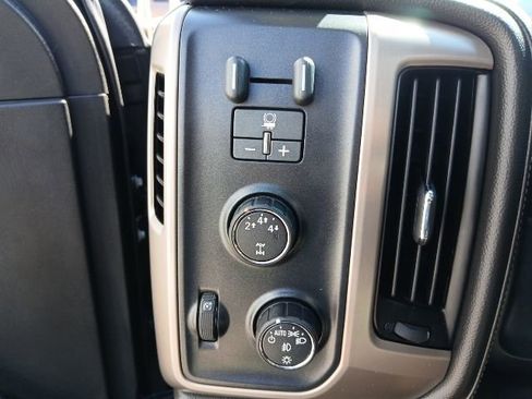 Used 2015 GMC Sierra 2500 Denali w/ Duramax Plus Package AWD/4WD image 50