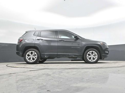 Used 2024 Jeep Compass Sport AWD/4WD image 30