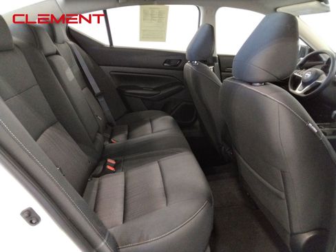 Used 2025 Nissan Altima 2.5 SV image 34