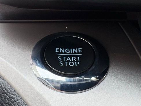 Used 2023 Ford Explorer XLT image 24