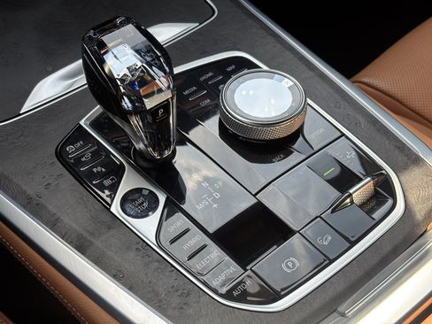 Used 2022 BMW X5 xDrive45e w/ Executive Package image 11