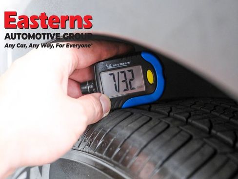 Used 2023 Kia Niro EX image 24