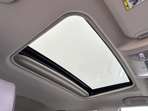 Used 2023 Toyota RAV4 XLE image 27