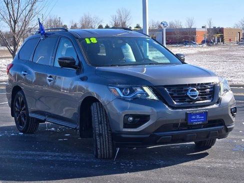 Used 2018 Nissan Pathfinder SL w/ Midnight Edition Package image 5