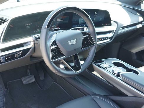 Used 2024 Cadillac Lyriq Sport AWD/4WD image 8