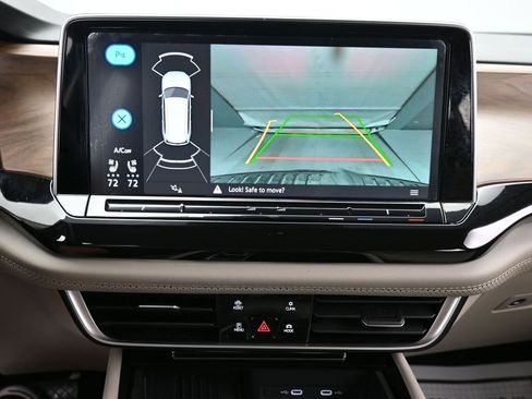 Used 2025 Volkswagen Atlas SE image 29