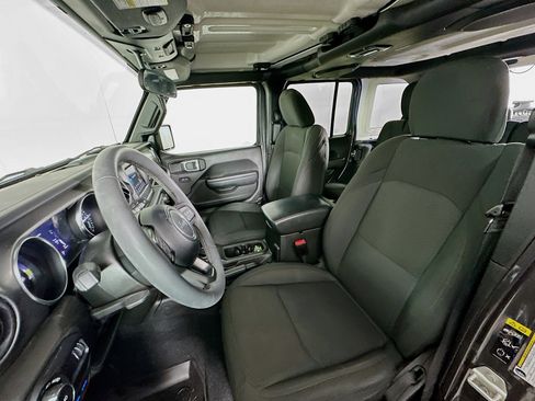 Used 2023 Jeep Wrangler Unlimited w/ Cold Weather Group image 13