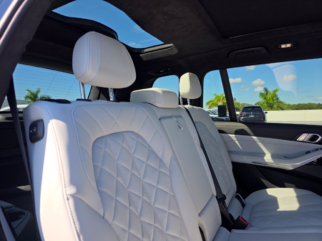 Certified 2024 BMW X7 xDrive40i w/ Executive Package AWD/4WD image 25