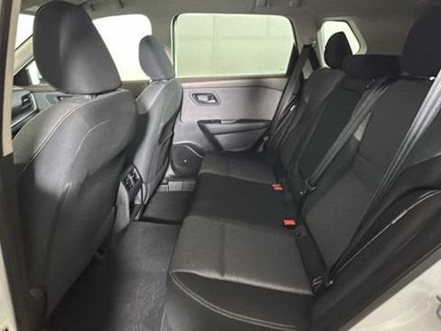 Used 2022 Nissan Rogue S FWD image 27