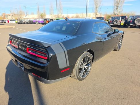 Used 2016 Dodge Challenger R/T Scat Pack image 5