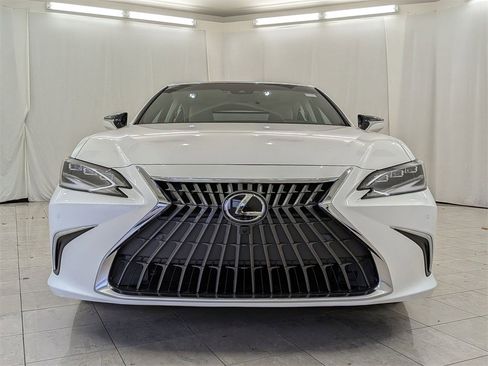 New 2025 Lexus ES 350 Ultra Luxury image 4