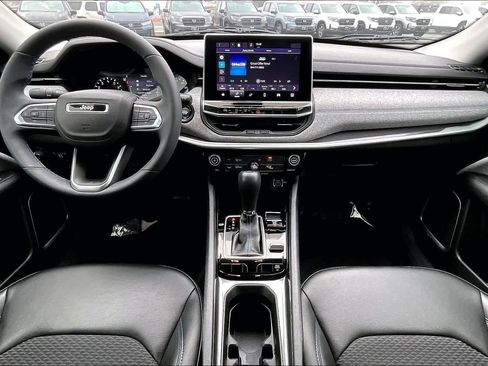 Used 2022 Jeep Compass Latitude image 15