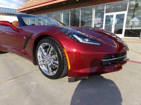 Used 2017 Chevrolet Corvette 2LT Convertible w/ 2LT Preferred Equipment Group image 3