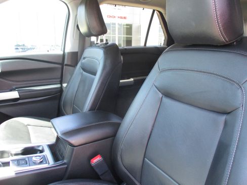 Used 2022 Ford Explorer Limited w/ Hybrid Equipment Group 310A AWD/4WD image 41