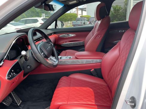 Used 2025 Genesis GV70 3.5T Sport w/ Sport Advanced Package image 15