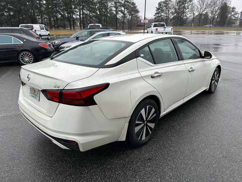 Used 2022 Nissan Altima 2.5 SV w/ SV Premium Package image 8