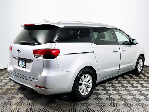 Used 2016 Kia Sedona LX w/ LX Convenience Package image 8