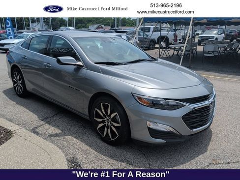Used 2024 Chevrolet Malibu RS FWD image 1