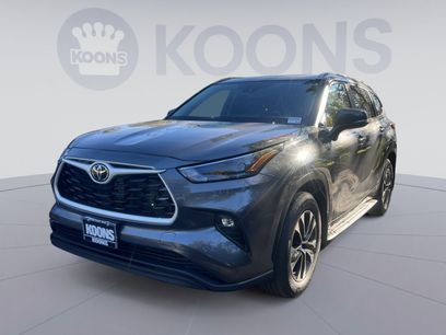New 2025 Toyota Highlander LE