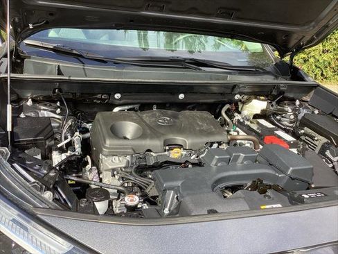 Certified 2025 Toyota RAV4 XLE w/ Convenience Package image 24