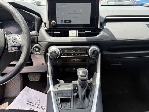 Used 2025 Toyota RAV4 XLE AWD/4WD image 18