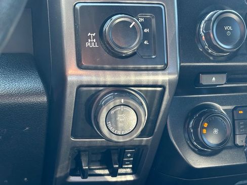 Used 2018 Ford F150 XLT w/ Equipment Group 302A Luxury AWD/4WD image 29