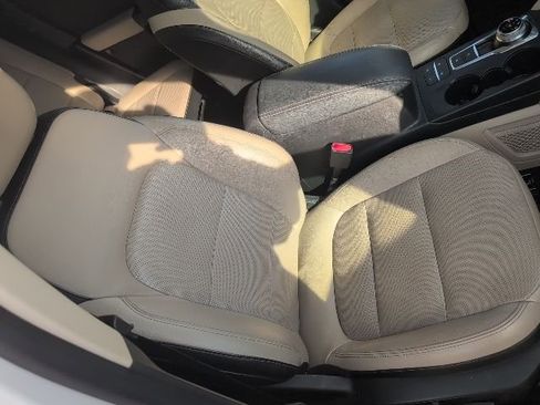 Used 2020 Ford Escape Titanium image 13