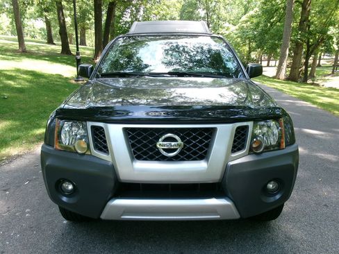Used 2015 Nissan Xterra S w/ Value Package RWD image 2