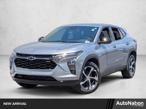 Used 2024 Chevrolet Trax RS FWD image 1
