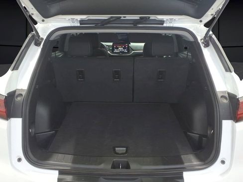 Used 2025 Chevrolet Blazer LT AWD/4WD image 29