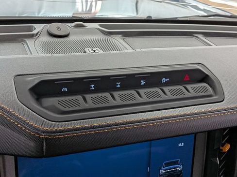 Certified 2024 Ford Bronco Badlands AWD/4WD image 29