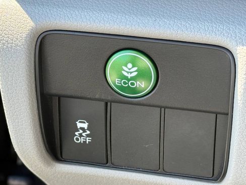 Used 2017 Honda Accord EX-L image 12