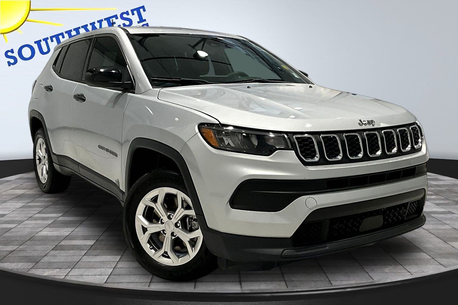 Used 2024 Jeep Compass Sport AWD/4WD image 3