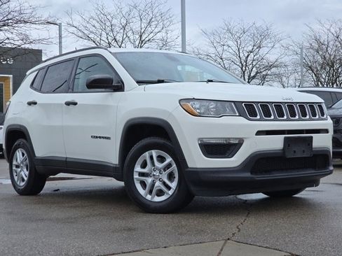 Used 2018 Jeep Compass Sport image 2