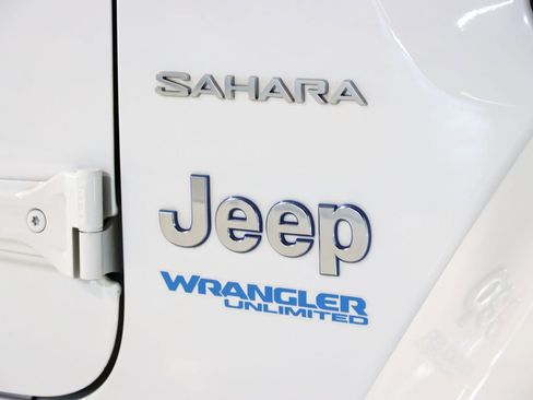 Used 2021 Jeep Wrangler Unlimited Sahara w/ Dual Top Group AWD/4WD image 25