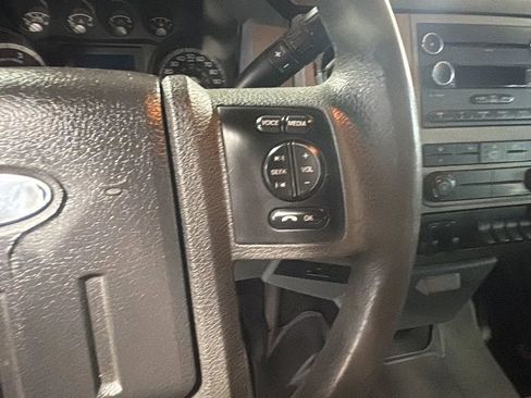 Used 2011 Ford F250 XLT w/ Chrome Pkg image 19