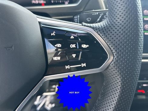Certified 2024 Volkswagen Tiguan SE R-Line FWD image 22