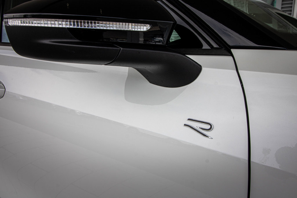 New 2026 Volkswagen Tiguan SE R-Line FWD image 4