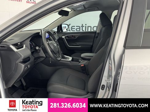 Certified 2025 Toyota RAV4 LE FWD image 16