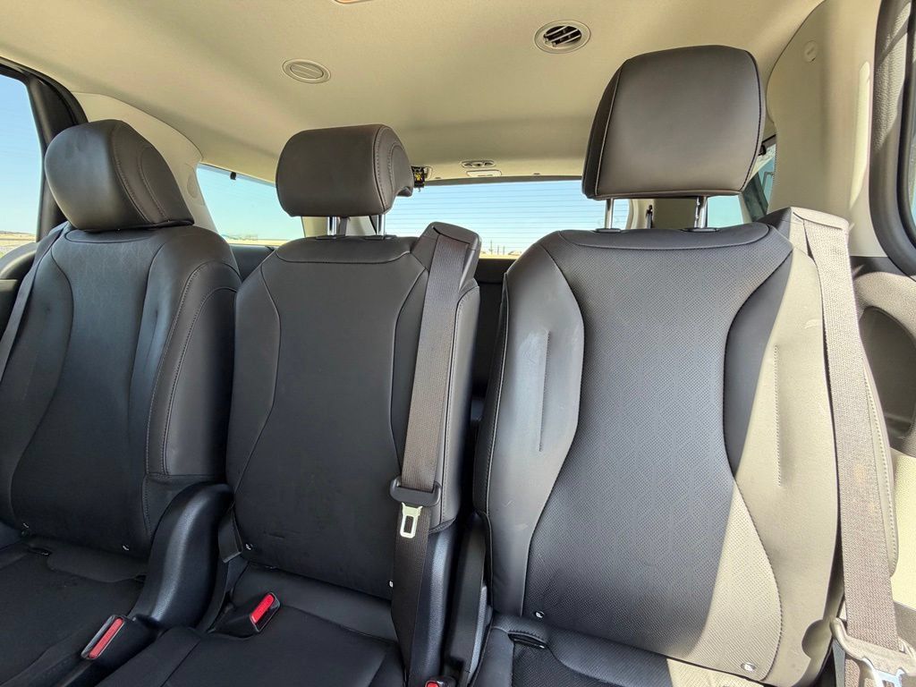 Used 2022 Kia Carnival SX FWD image 9