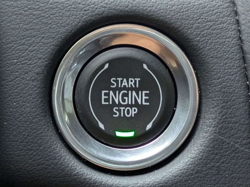 Used 2023 Chevrolet Tahoe Premier AWD/4WD image 31