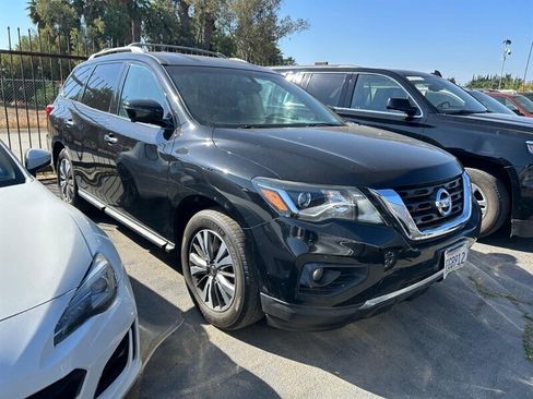 Used 2018 Nissan Pathfinder SL FWD image 10