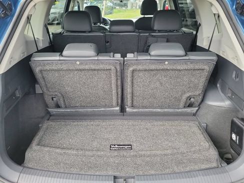 Used 2019 Volkswagen Tiguan SE w/ Panoramic Sunroof Package AWD/4WD image 11