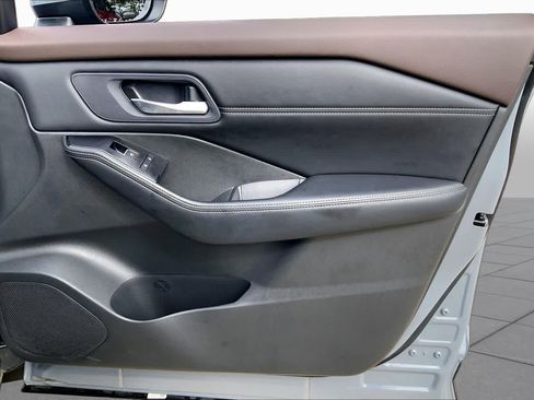 Used 2023 Nissan Rogue SL w/ SL Premium Package FWD image 23
