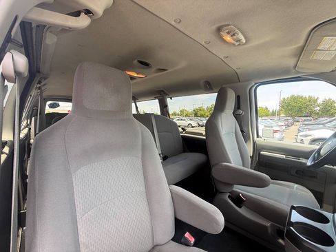 Used 2011 Ford E-350 and Econoline 350 XLT RWD image 18