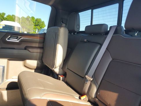 Used 2024 GMC Sierra 1500 Denali w/ Technology Package AWD/4WD image 11