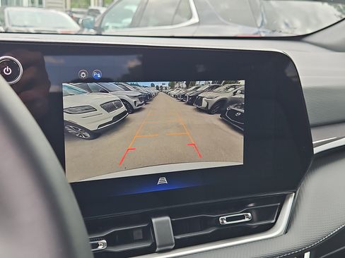 Used 2025 Chevrolet Equinox LT image 20