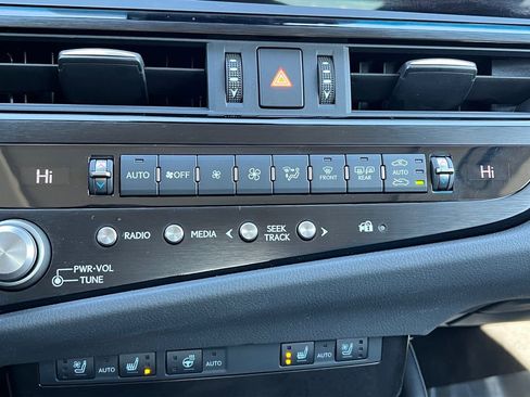 Certified 2023 Lexus ES 350 w/ Premium Package image 21